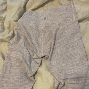 Lululemon purple capri leggings - size 6